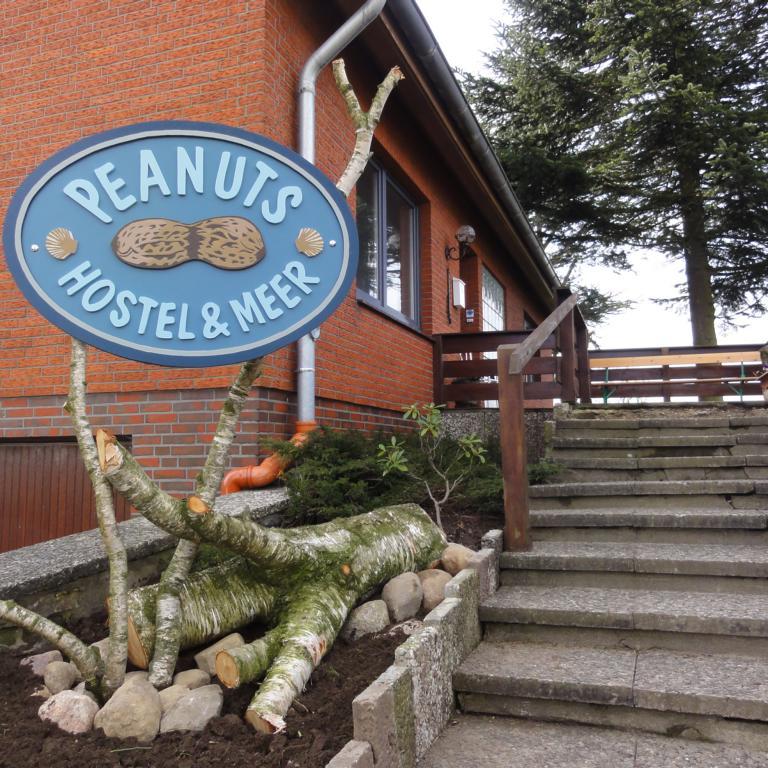 10% off the bed rate at Peanuts Hostel und Meer